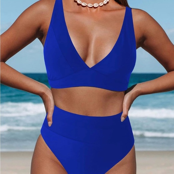 Amazon Blue Bikini Swimwear Set - Picture 2 of 8